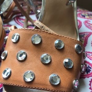 Cute two tone rhinestone strapped heel.